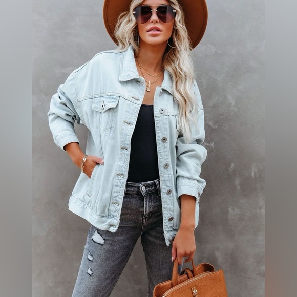 NWOT Oversized denim jacket sz M - Picture 1 of 3